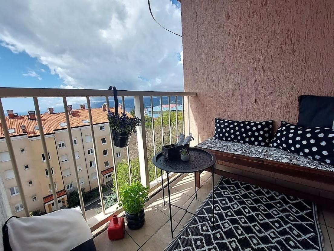 Urban Nest, Sunny 4 Stars