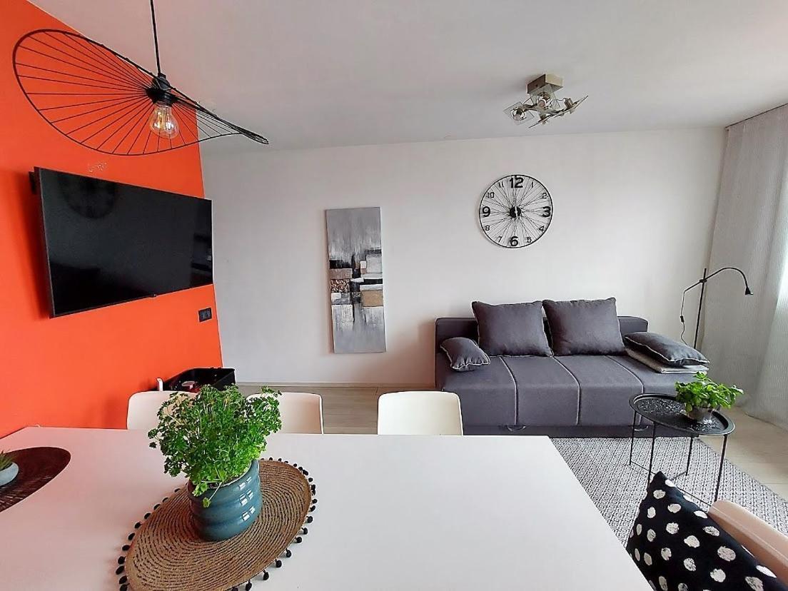 Apartment Urban Nest, Sunny 4 Stars *