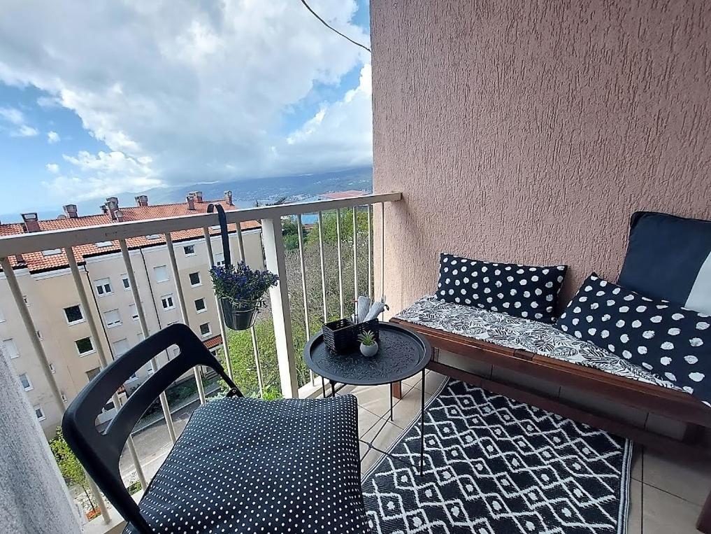 Urban Nest, Sunny 4 Stars Apartment *