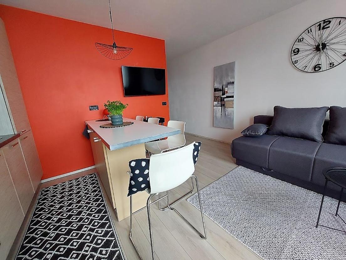 Urban Nest, Sunny 4 Stars *